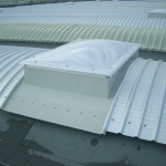 Cupole in policarbonato Poliform Lucernari: resistenti, leggere e trasparenti per illuminazione naturale e protezione duratura.